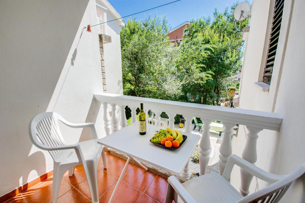 Dionis Apartment