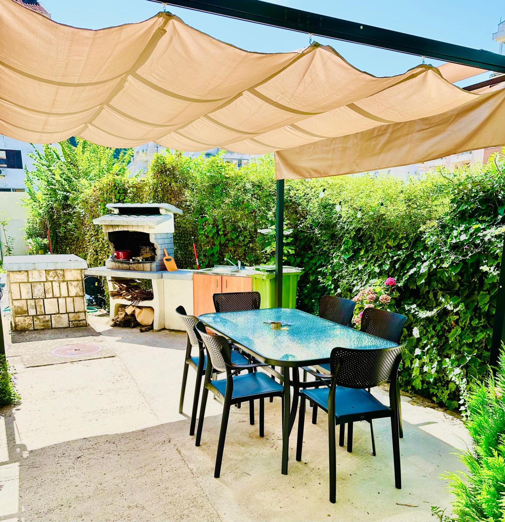 Apartment Dionis *