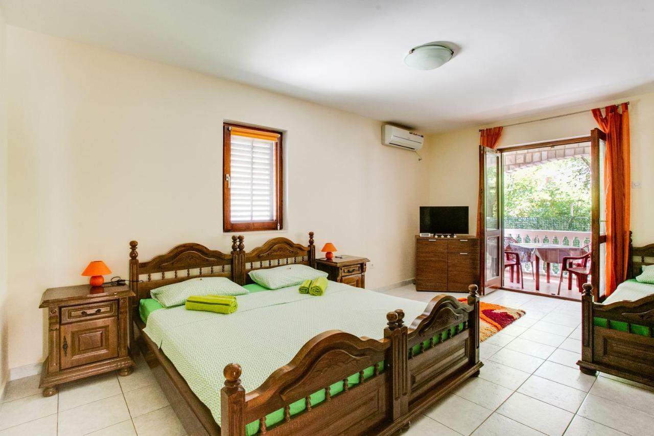 Dionis Apartment